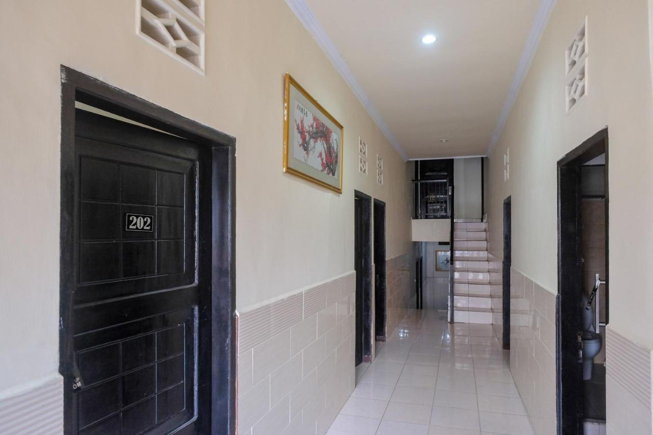Reddoorz At Hotel Rich Parepare Near Pantai Mattirotasi 외부 사진