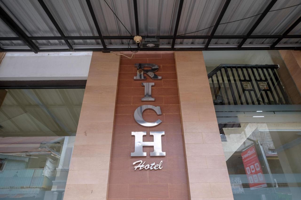 Reddoorz At Hotel Rich Parepare Near Pantai Mattirotasi 외부 사진