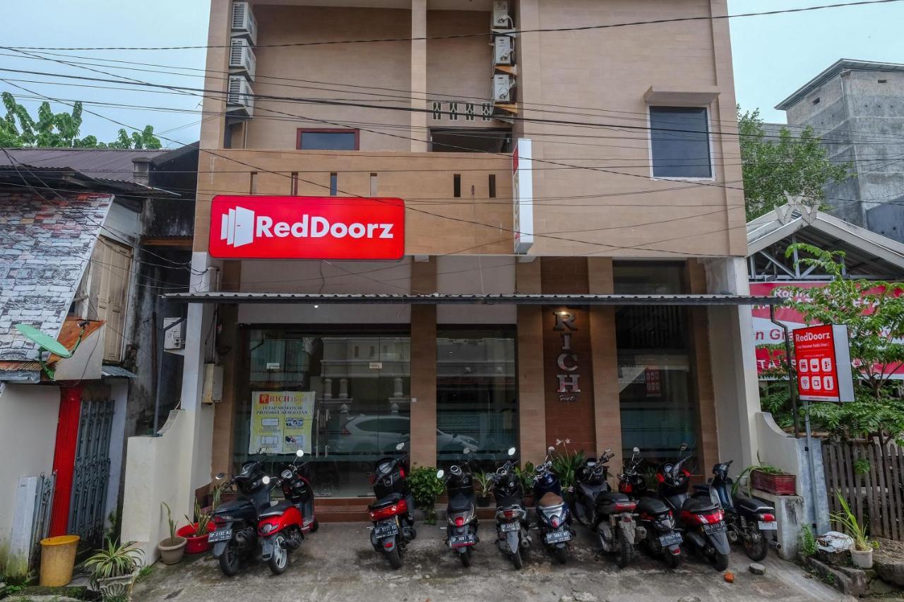 Reddoorz At Hotel Rich Parepare Near Pantai Mattirotasi 외부 사진